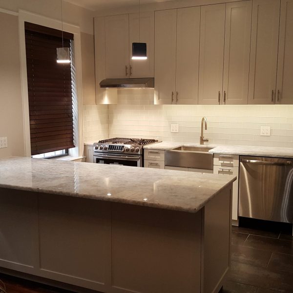KITCHEN CABINETS & ISLAND